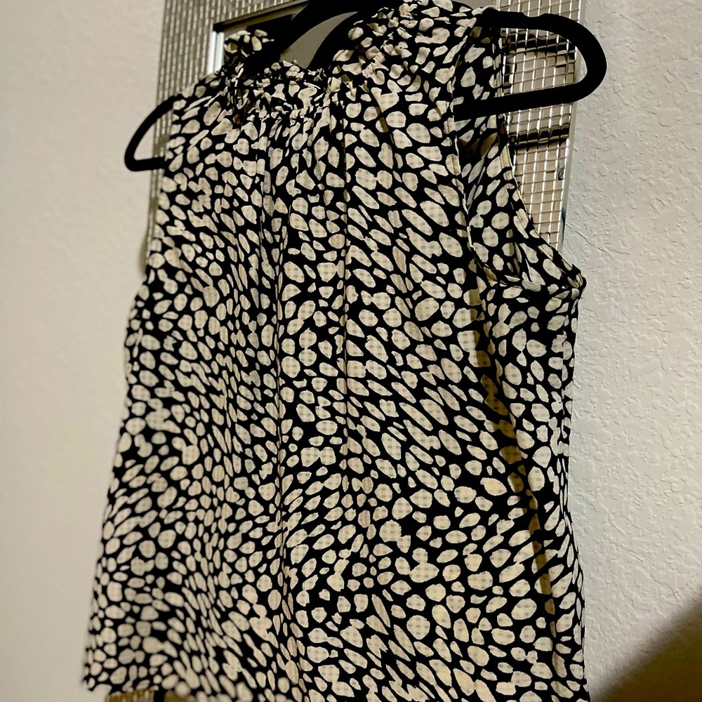 🌸 Chic Black & Cream Pattern Blouse 🖤 Effortless Style – Size L